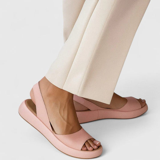 Emrynn | Comfortable Flat Sandals with Cushioned Insole and Heel Strap