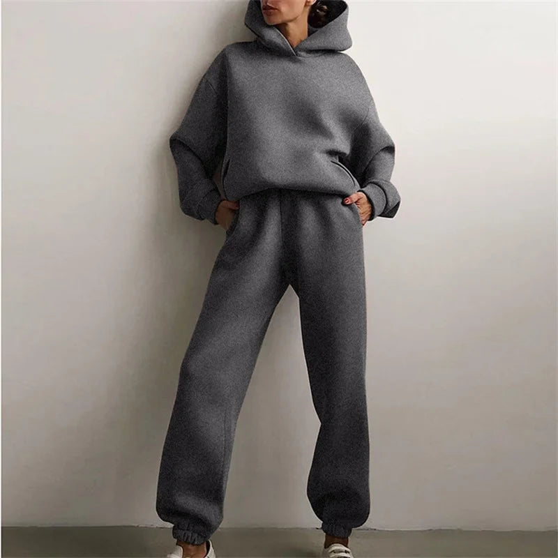 Mira | Minimalist Oversized Tracksuit Set with Hoodie and Joggers