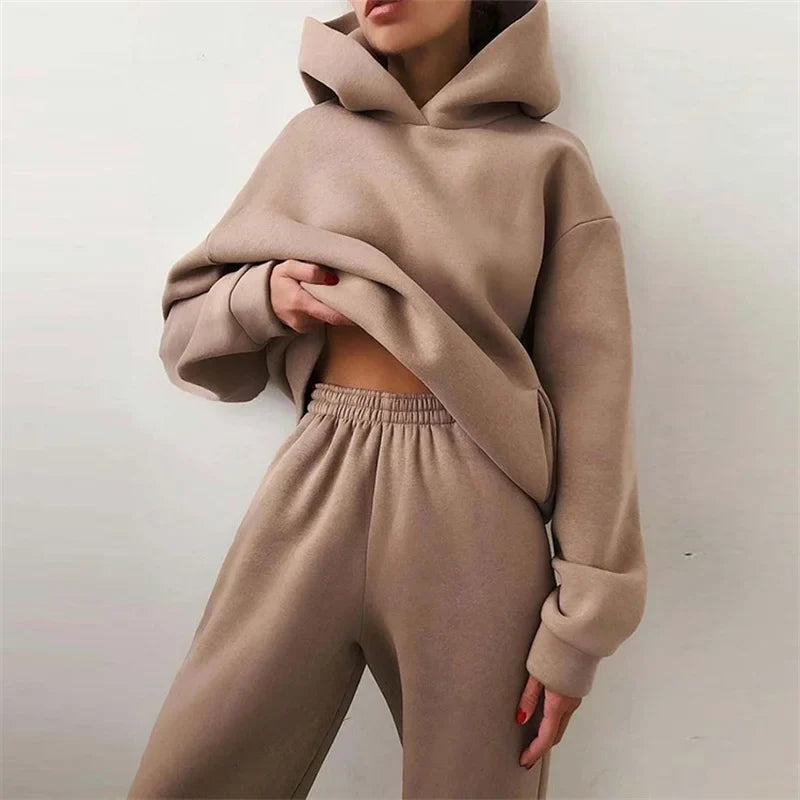 Mira | Minimalist Oversized Tracksuit Set with Hoodie and Joggers